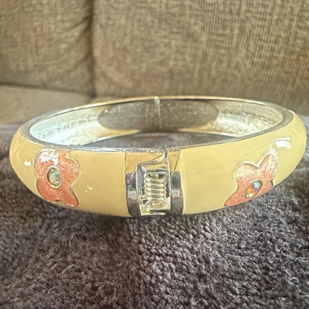 Bracelet ivory , pink flowers romantic, cottage feminine,prairie,victorian - Picture 3 of 8